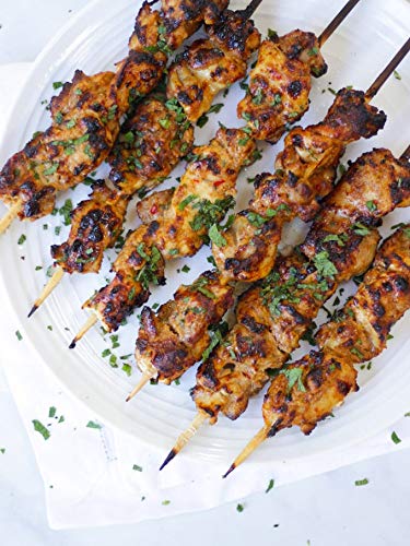 300 Durable Bamboo Sticks with 25cm Length / 3mm Diameter - Ideal for BBQ, Kebab, Cake Topper, Chocolate Fountain and Fruits - Premium Lawn & Patio from Chabrias Ltd - Just £4.74! Shop now at Chabrias Ltd