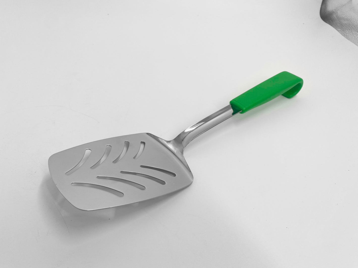 Le Buffet Slotted Turner – Stainless Steel with Heat-Resistant Handle (Green) - Premium Kitchen from Chabrias Ltd - Just £7.99! Shop now at Chabrias Ltd