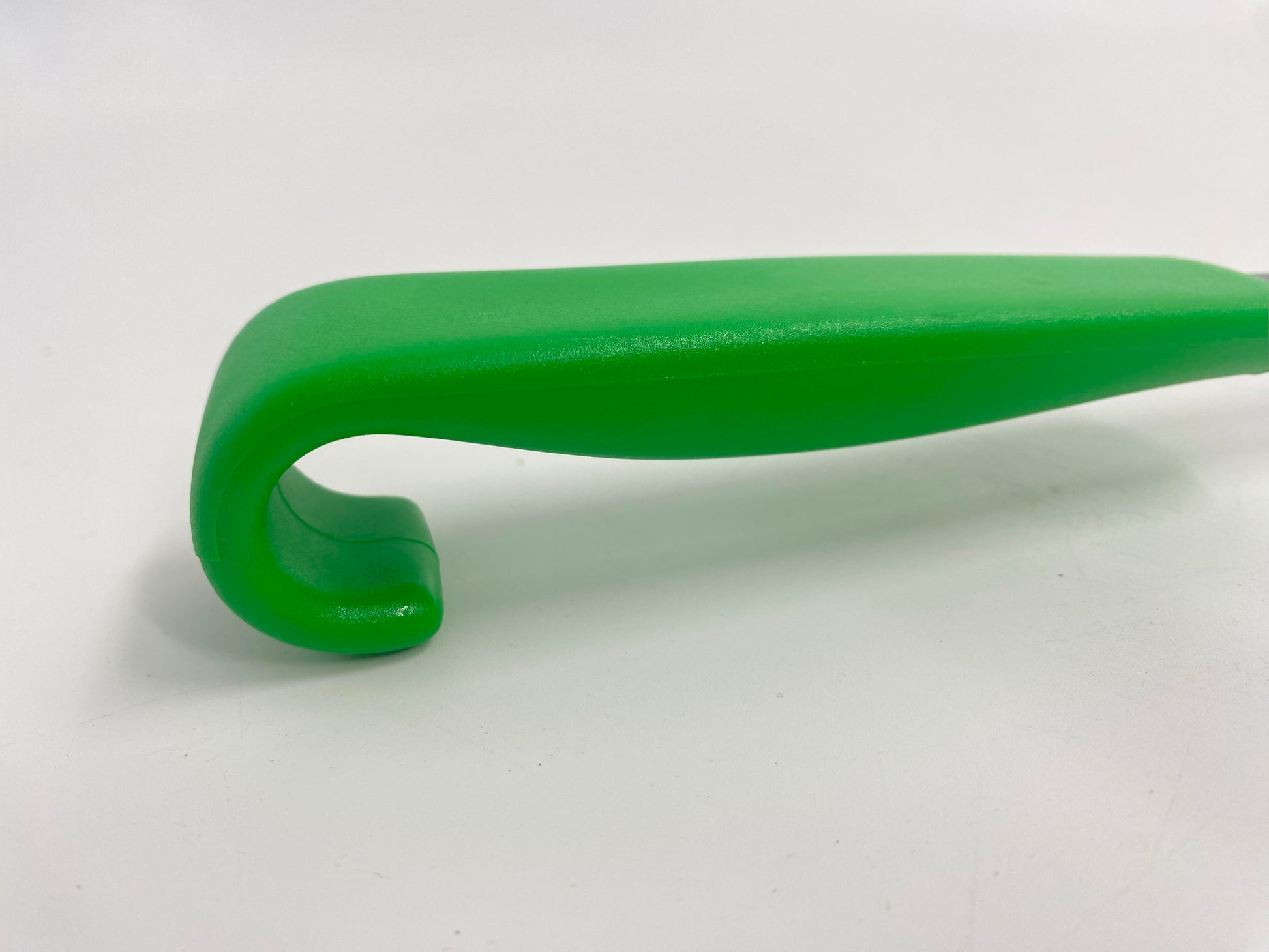 Le Buffet Slotted Turner – Stainless Steel with Heat-Resistant Handle (Green) - Premium Kitchen from Chabrias Ltd - Just £7.99! Shop now at Chabrias Ltd