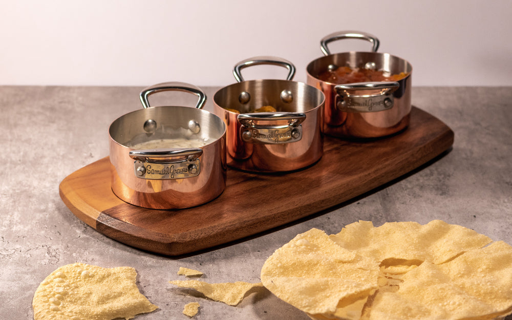 3-piece 9cm copper casserole set with wooden tray.