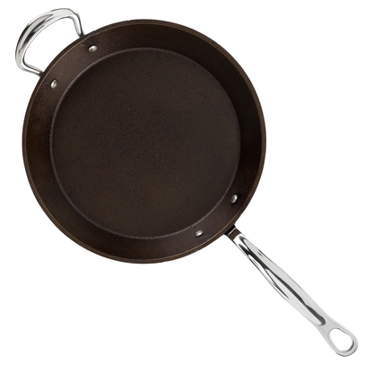 Top view of Britannia 28cm pre-seasoned cast iron skillet cooking surface