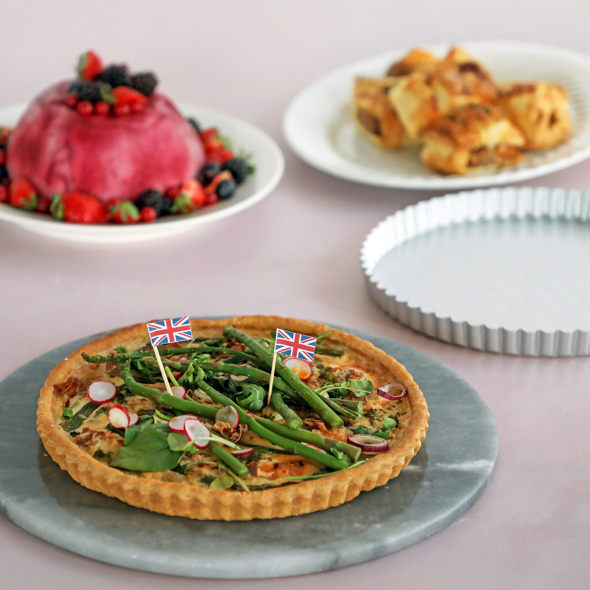 Silver Anodised Loose Base Fluted Flan Tin – 10" – Made in England - Premium Kitchen from Mermaid - Just £21.99! Shop now at Chabrias Ltd
