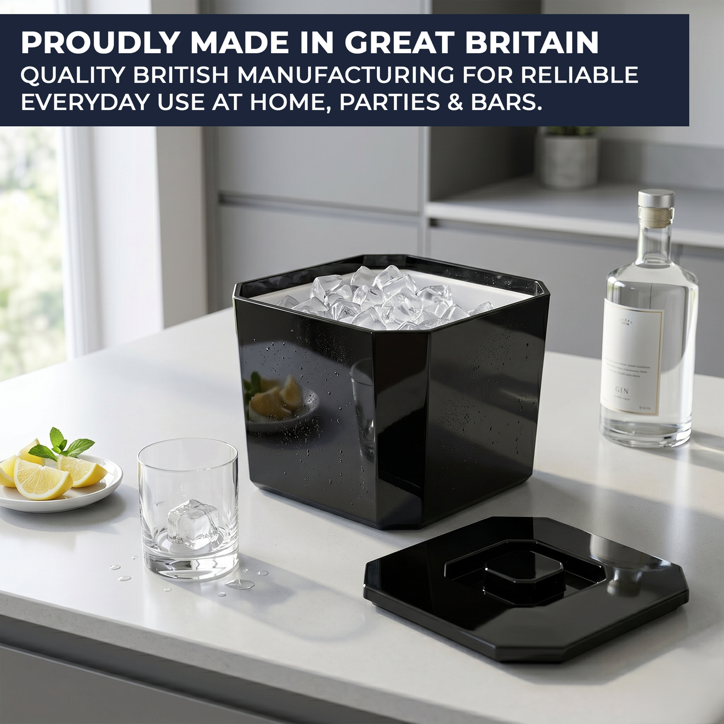 Double wall drinks cooler bucket with ice storage