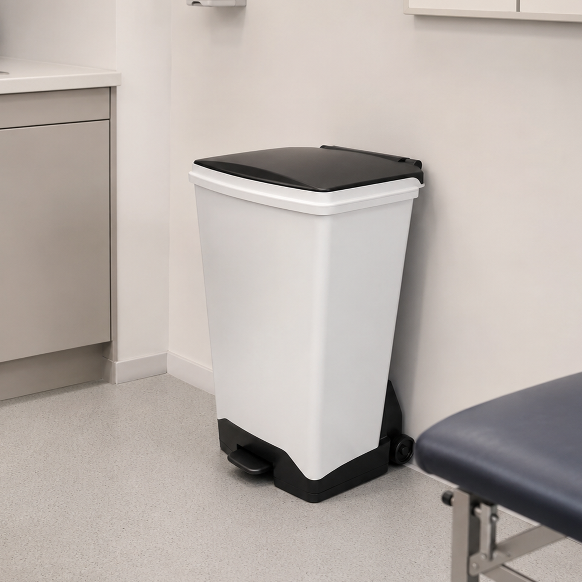 Durable 70L plastic waste sack holder with fire retardant design and removable black lid