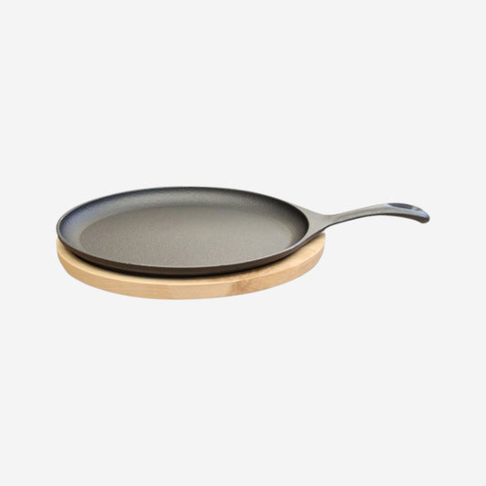 Sizzle Platter Cast Iron, Oval, with Light Wood Undertray, 19cm x 23cm - Premium Kitchen from Samuel Groves - Just £14.72! Shop now at Chabrias Ltd