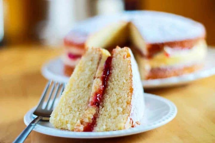 2X 8" British Non-Stick Victoria Sandwich Cake Tins